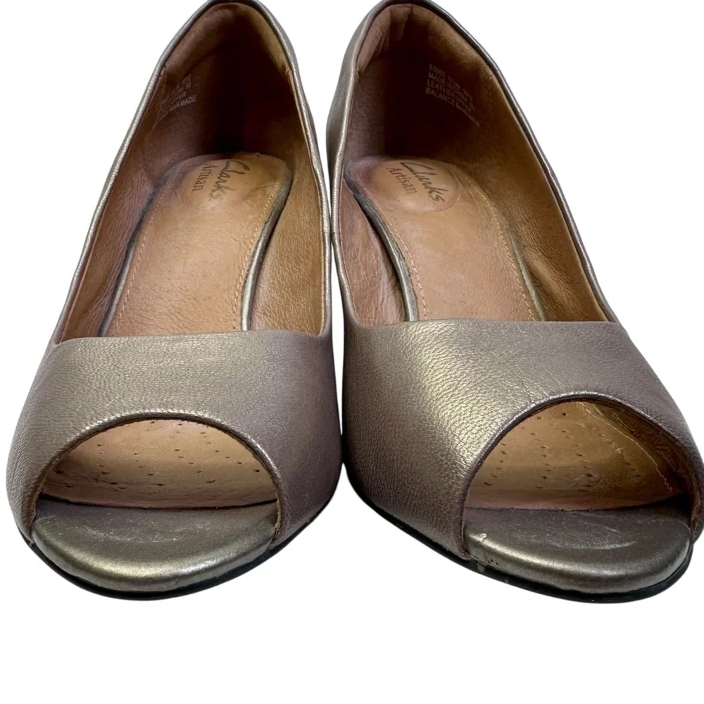Clarks Metallic Gold Open-Toe Leather Pumps Size 6.5 - Picture 5 of 11